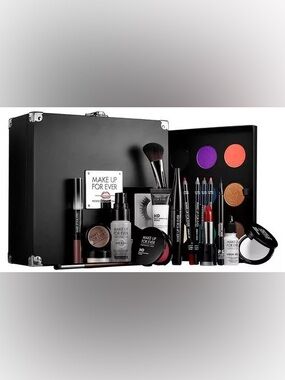 Make Up For Ever Make Up Station - 30 pieces